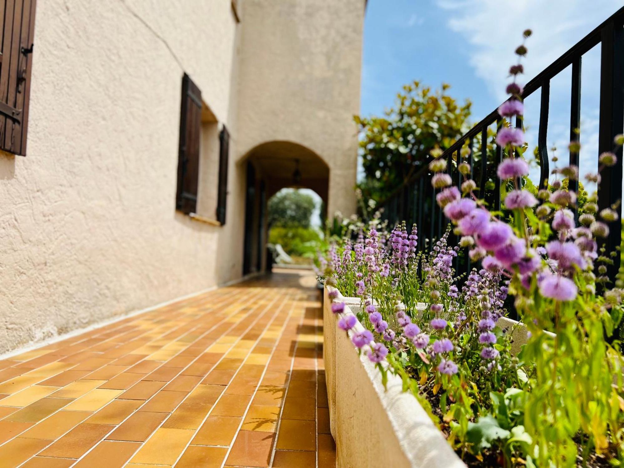 Nissa La Bella, Piscine Et Vue Apartamento *